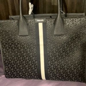 Large Black& White DKNY handbag